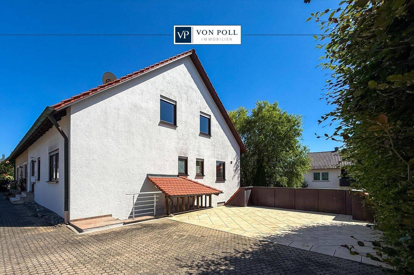 DHH auf großem Grundstück mit Terrasse, Balkon und Dachterrasse – viel Stauraum und Doppelgarage, 86742 Fremdingen