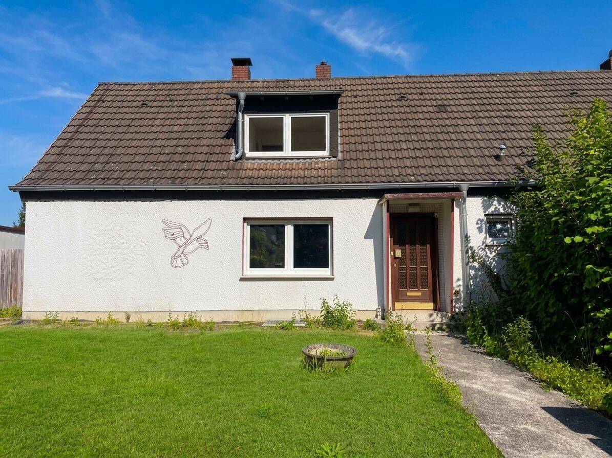 Handwerker und Projektentwickler aufgepasst: Einfamilienhaus in Dortmund-Kirchderne mit tollen Entwicklungsmöglichkeiten und bereits vorhandenem Ausba, 44329 Dortmund