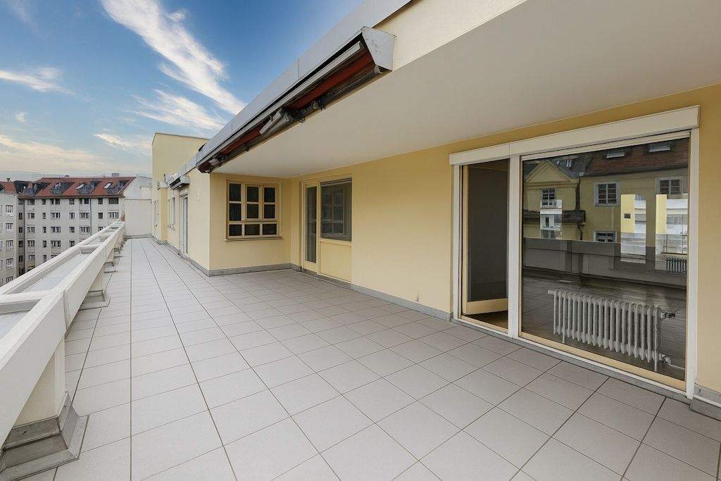 Penthousewohnung! Große 5-Zimmer-Wohnung mit 2 Dachterrassen in guter Lage in München-Neuhausen, 80636 München (Maxvorstadt Neuhausen-Nymphenburg)