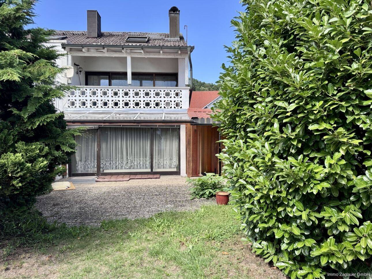 Ein Zuhause zum Ankommen und Aufblühen – Reiheneckhaus mit großem Garten und Garage in Deggendorf, 94469 Deggendorf