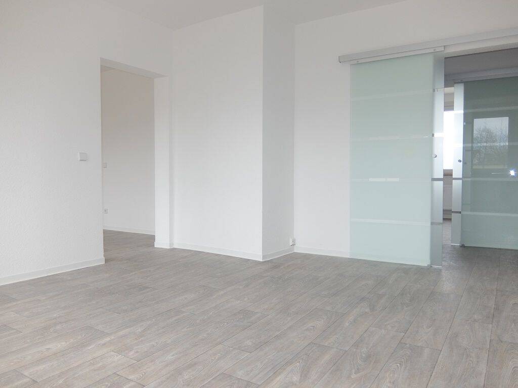 5-Zimmer-Familienwohnung mit viel Platz auf 109 qm – Spielplatz im Hof, 9127 Chemnitz