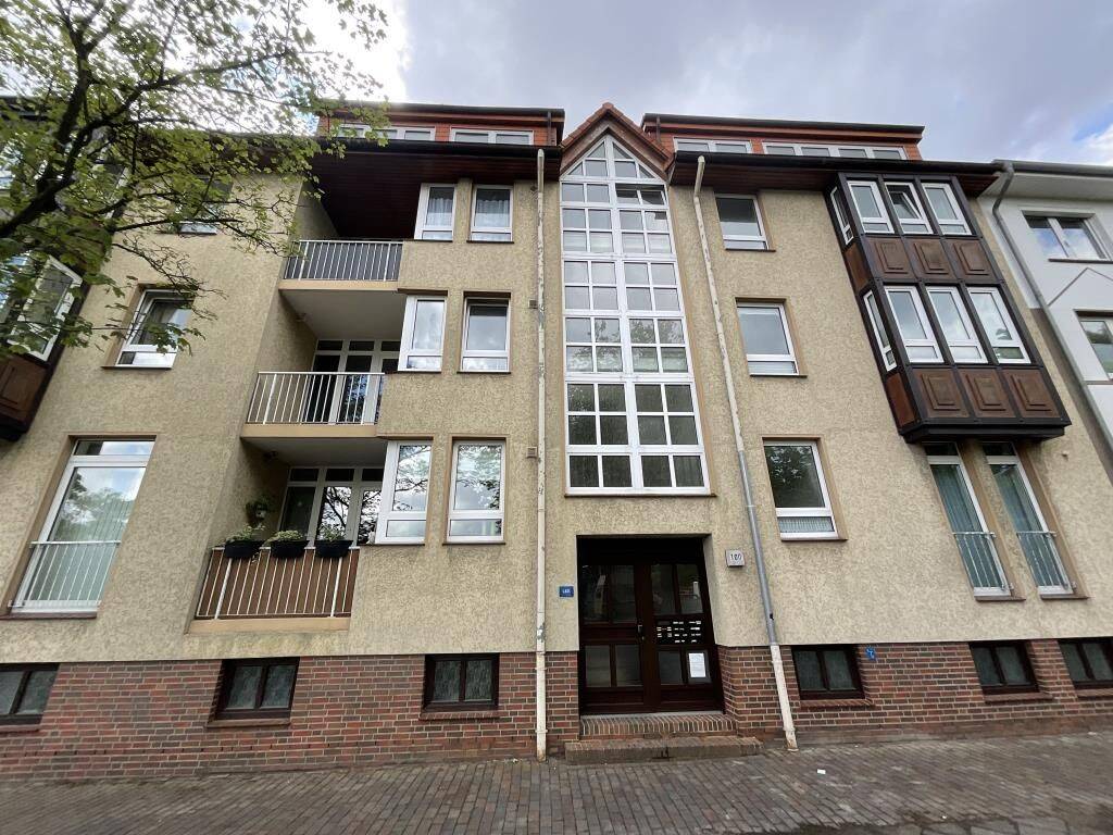 Renovierte 2-ZKB-Balkonwohnung in einem gepflegten Haus in Heppens zu vermieten!, 26384 Wilhelmshaven (Heppens Heppenser Groden Innenhafen Innenstadt Neuende)