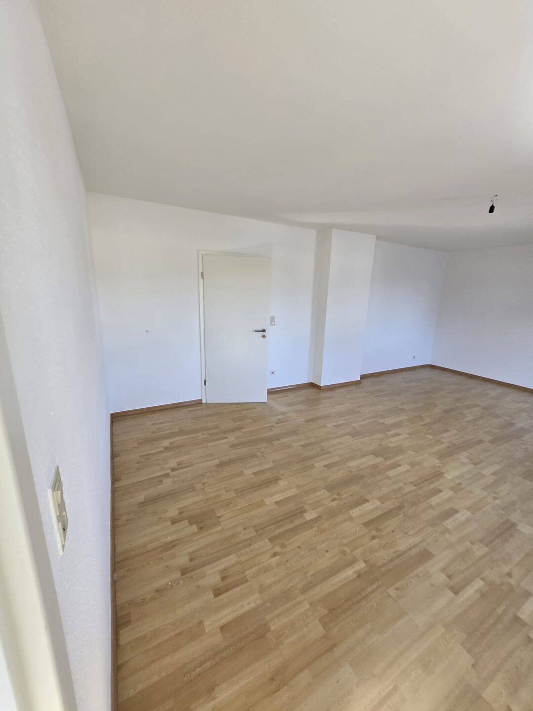 3-Zimmer-Maisonette-Whg. Erstbezug nach Modernisierung, nähe Zuckerfabrik, 93055 Regensburg (Brandlberg-Keilberg Burgweinting-Harting Innenstadt Ostenviertel Schwabelweis)
