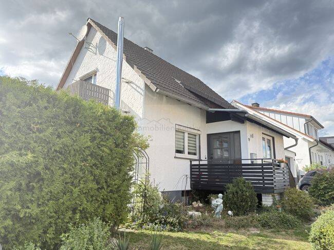 Solides Einfamilienhaus mit Potenzial in ruhiger Wohnlage von Emmingen, 78576 Emmingen-Liptingen