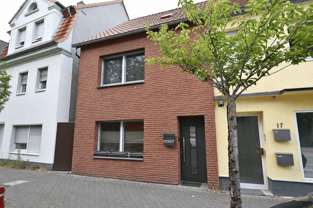 Einziehen und wohlfühlen – modernisierte Doppelhaushälfte in zentrumnaher Lage, 59557 Lippstadt