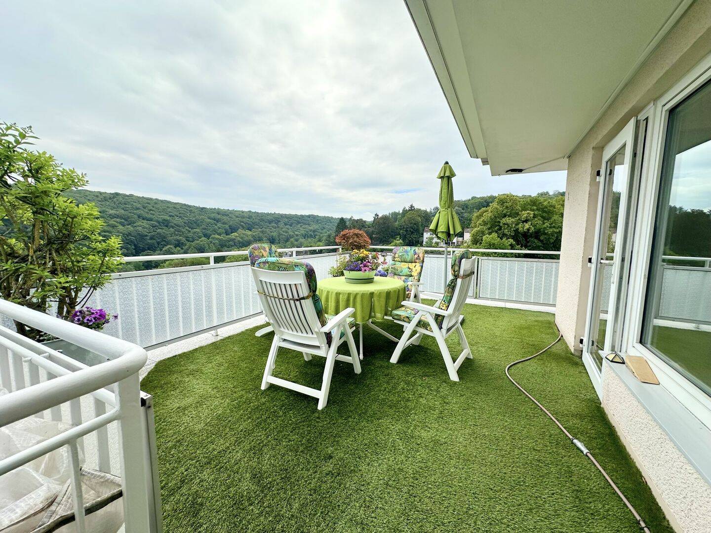Außergewöhnliches Penthouse mit Privatfahrstuhl, Dachterrasse und separatem Apartment, 42289 Wuppertal (Barmen Langerfeld)