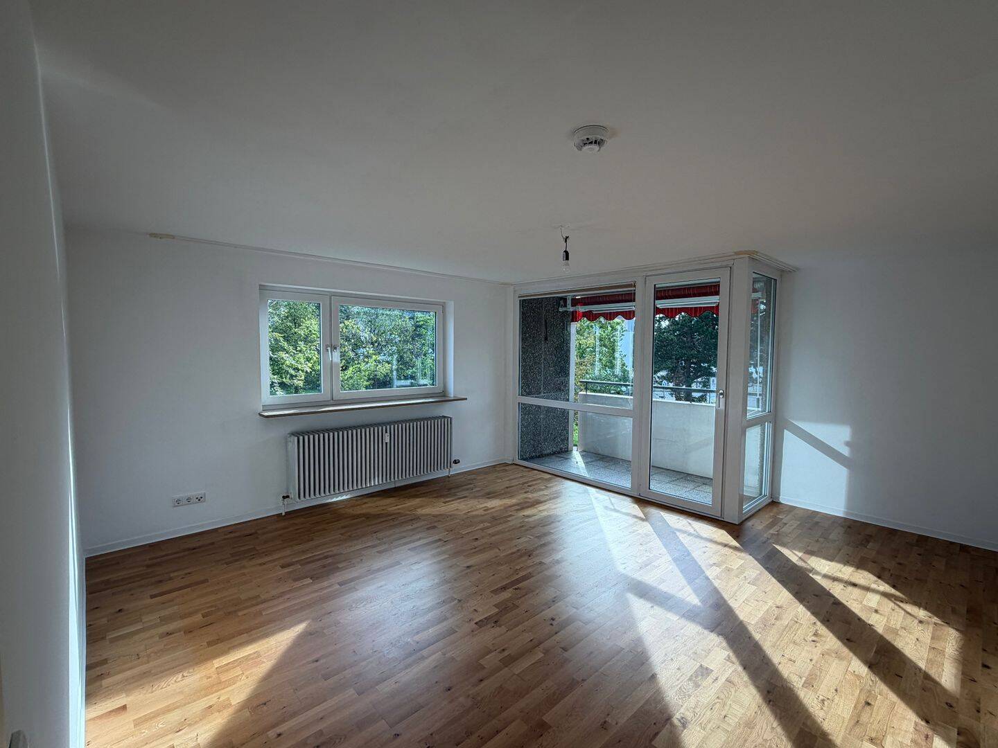 Attraktive 2-Zimmer-Wohnung mit Loggia mit U-Bahnanschluss!, 90411 Nürnberg