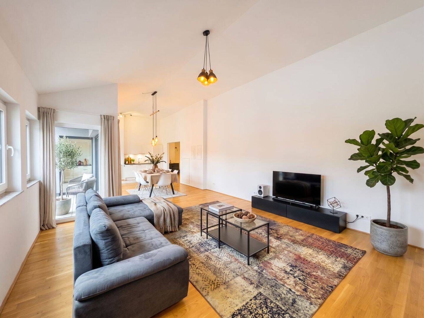 Stilvolle Loft-/Penthouse-Wohnung – ideal für 2 Personen | Terrasse | Aufzug | Stellplatz | EBK, 65232 Taunusstein