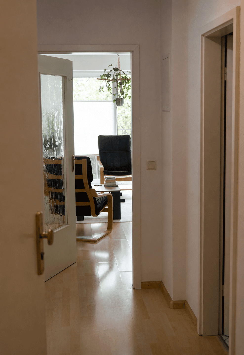 Kompakt und gemütlich! Gut geschnittenes Studioapartment in Seepark-Nähe – in wenigen Minuten in der Innenstadt!, 79114 Freiburg im Breisgau (Betzenhausen Haslach Sankt Georgen Stühlinger Weingarten)