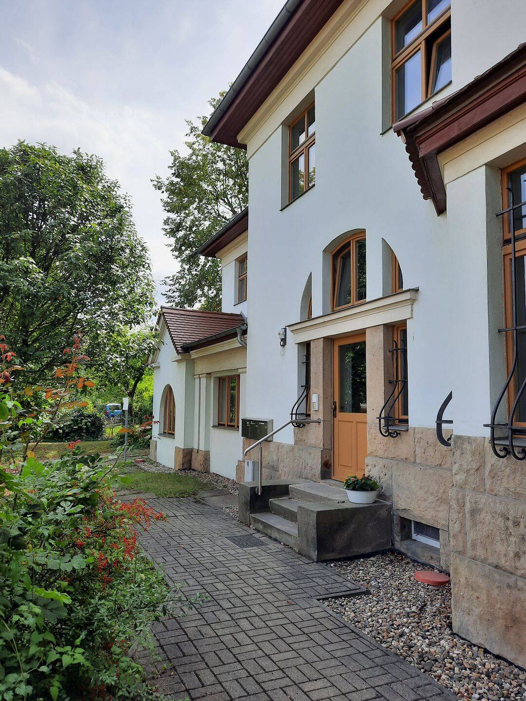 sehr großzügige und helle 3-Raum Wohnung, 1219 Dresden