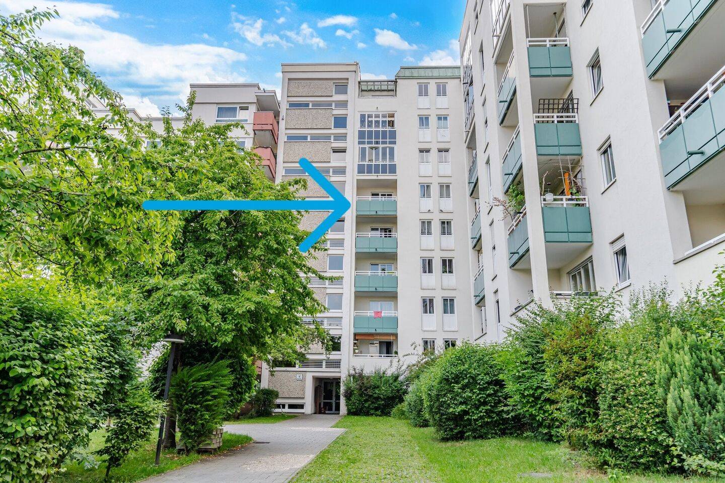 Bezugsfreie 2-Zimmer-Wohnung mit Loggia, Aufzug, barrierefreiem Zugang und Tiefgarage in Germering, 82110 Germering