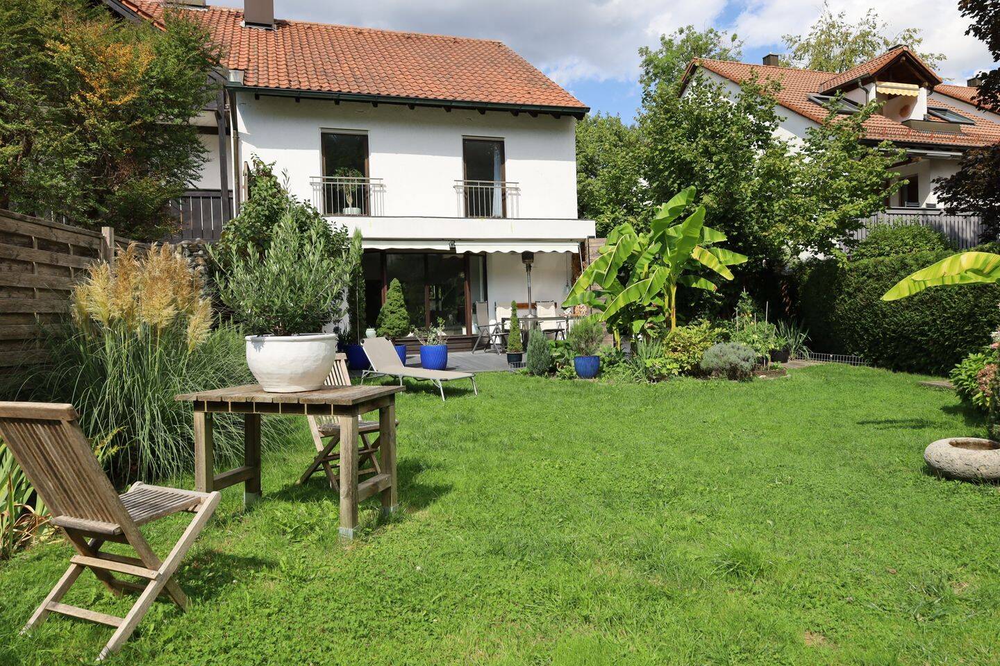 Gehobenes Familiendomizil in begehrter und sehr ruhiger Reihenecklage, 86482 Aystetten