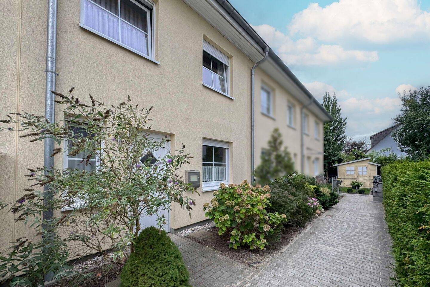 Perfekt für Familien: Wohnglück auf 3 Etagen – Reihenhaus mit Garten & Dachbalkon in Berlin Lichtenb, 10365 Berlin (Lichtenberg Hohenschönhausen Kleingartenanlage Weiße Taube Lichtenberg)
