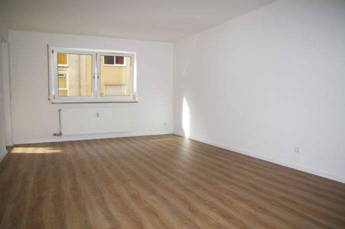 Schöne 2 Zimmer Wohnung mit Balkon in Nürnberg/Nibelungen, 90461 Nürnberg