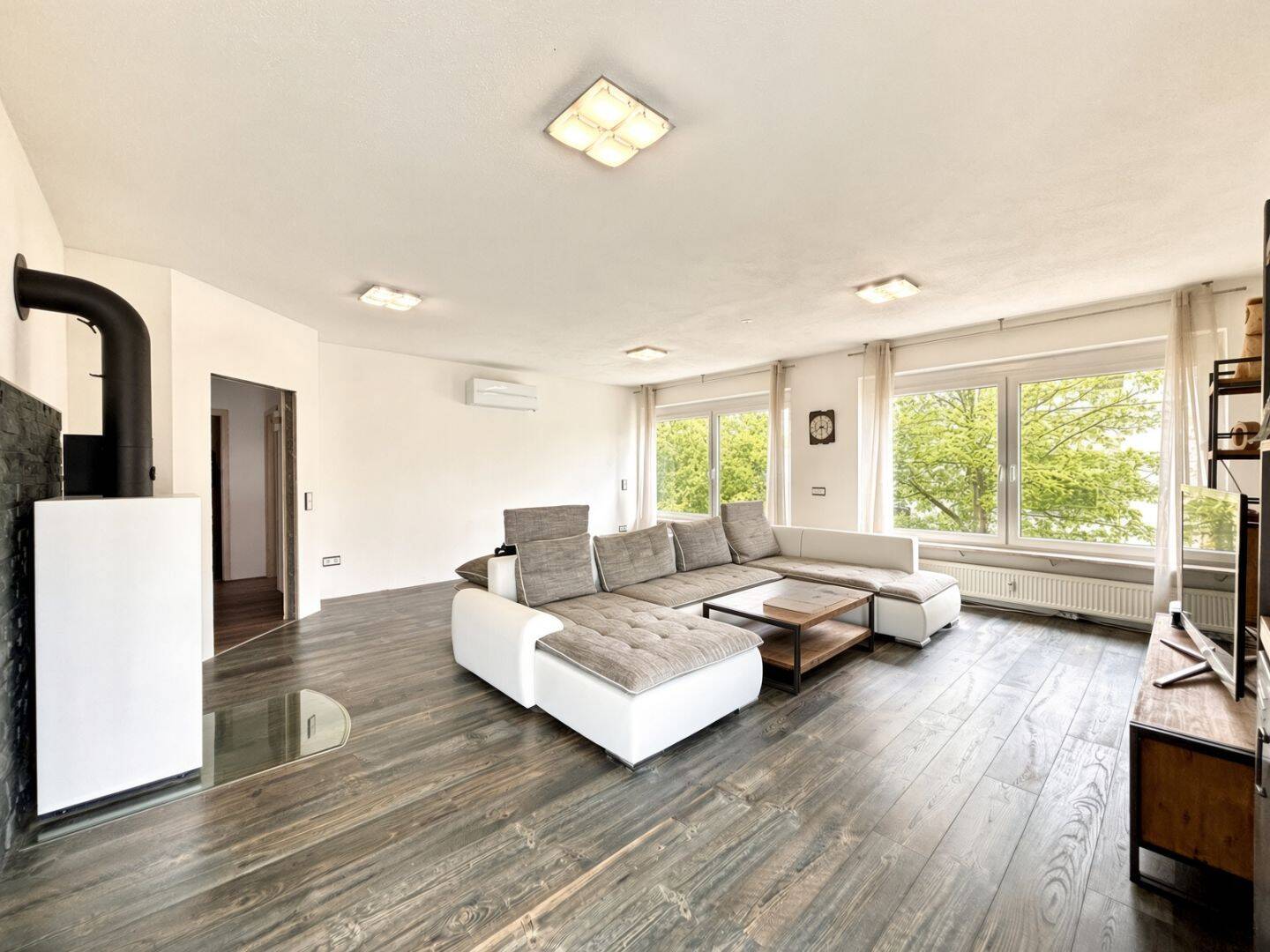 Modernisierte 4-Zimmer-Wohnung mit Klimaanlage und Schwedenofen in zentraler Lage von Vöhringen, 89269 Vöhringen