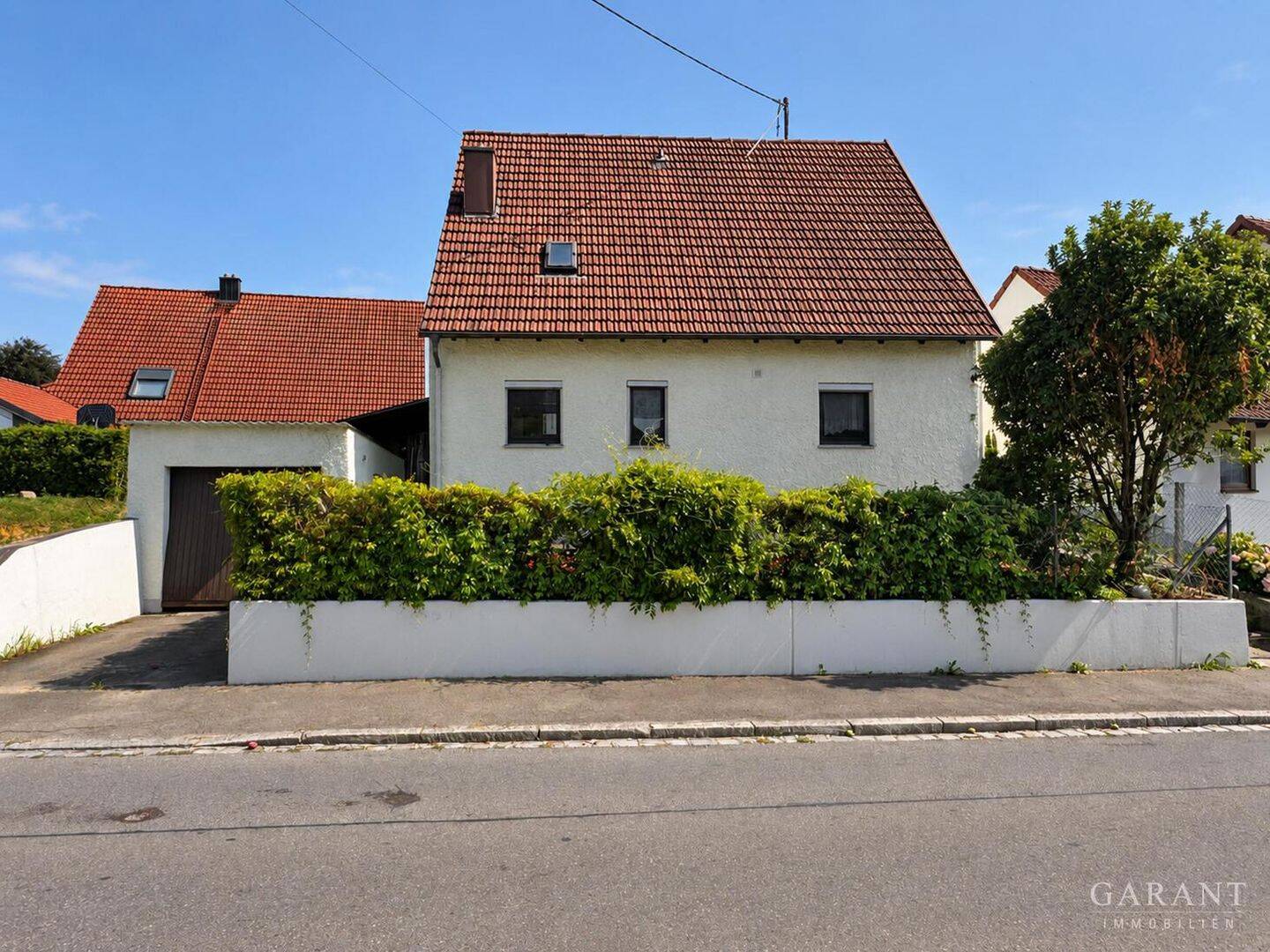 Gemütliches Einfamilienhaus mit Garten, Garage und Gestaltungspotenzial in Horgau-Auerbach, 86497 Horgau