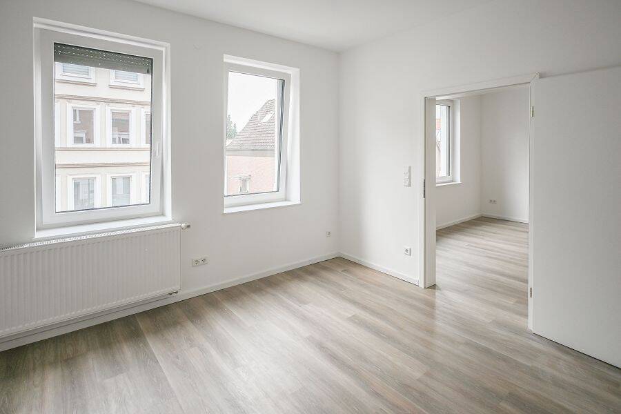 Bielefeld-Innenstadt: Renovierte Dachgeschosswohnung mit Einbauküche!, 33604 Bielefeld (Innenstadt Sieker)