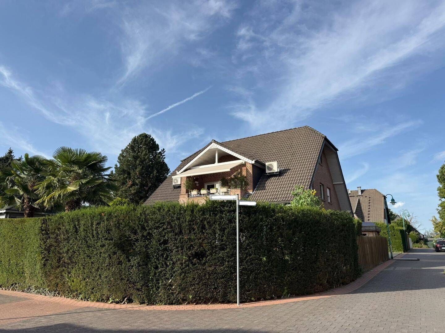 Fast ein Penthouse ! Maisonette Wohnung mit Garten im 3 Parteien Haus, 47239 Duisburg (Rumeln-Kaldenhausen)