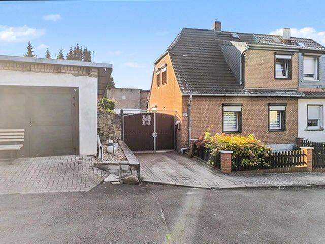 Doppelhaushälfte mit ca. 3.532 Quadratmeter Naturgrundstück in Wefensleben, 39365 Wefensleben