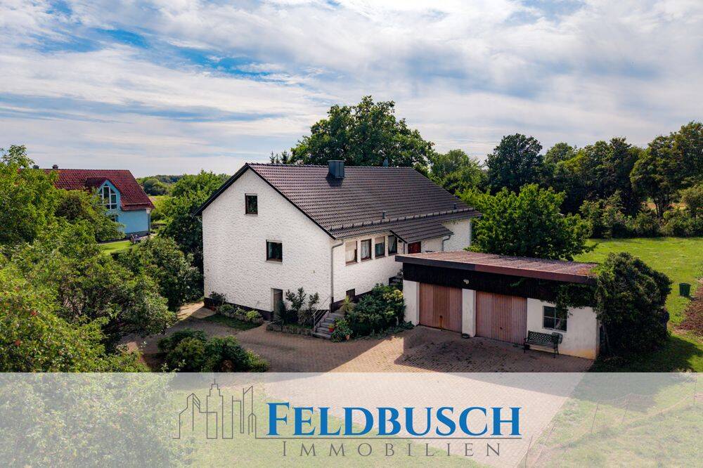 Leben im Grünen: Großzügiges Einfamilienhaus mit Nebengebäuden und ca. 6.036 m² Grundstücksfläche, 92283 Lauterhofen