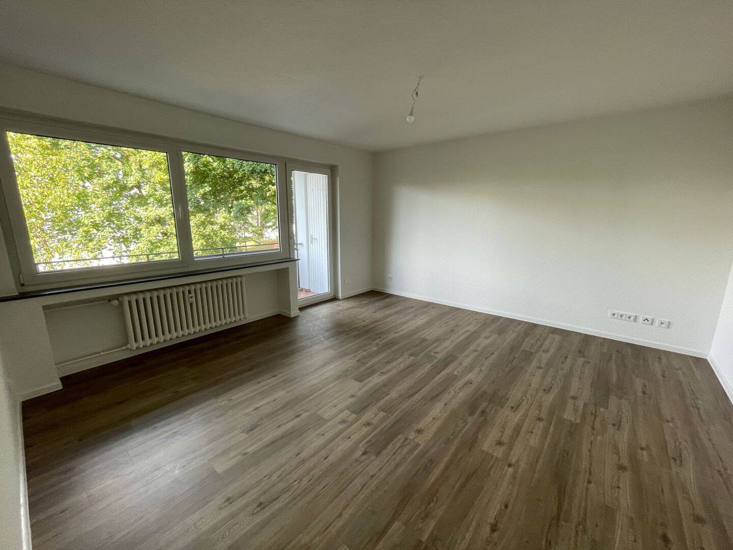 Neubezug nach Modernisierung ++bezugsfertig++, 47169 Duisburg (Aldenrade Fahrn Marxloh Röttgersbach Wehofen)