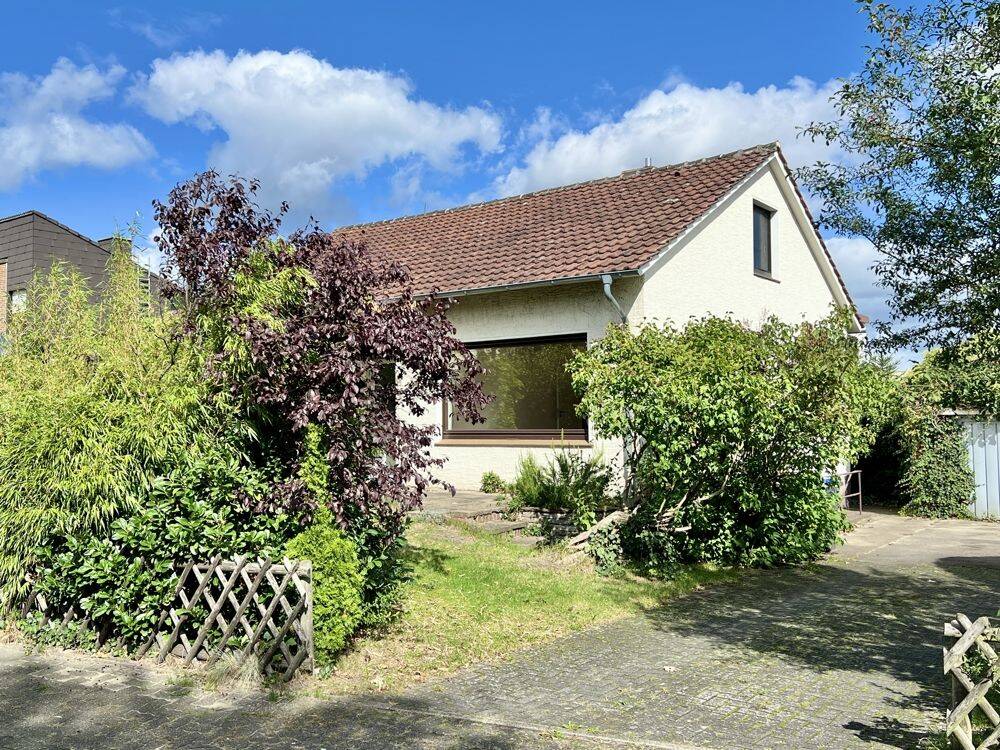 Einfamilienhaus mit schönem Garten in Heidenoldendorf, 32758 Detmold