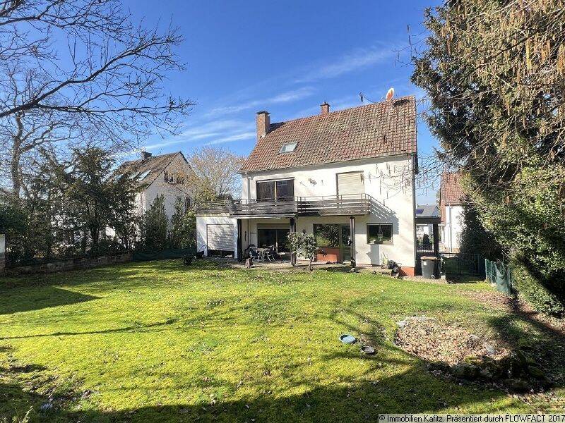Großes Einfamilienhaus mit Eigentumsgrundstück auf dem Lämmchesberg, 67663 Kaiserslautern (Innenstadt)