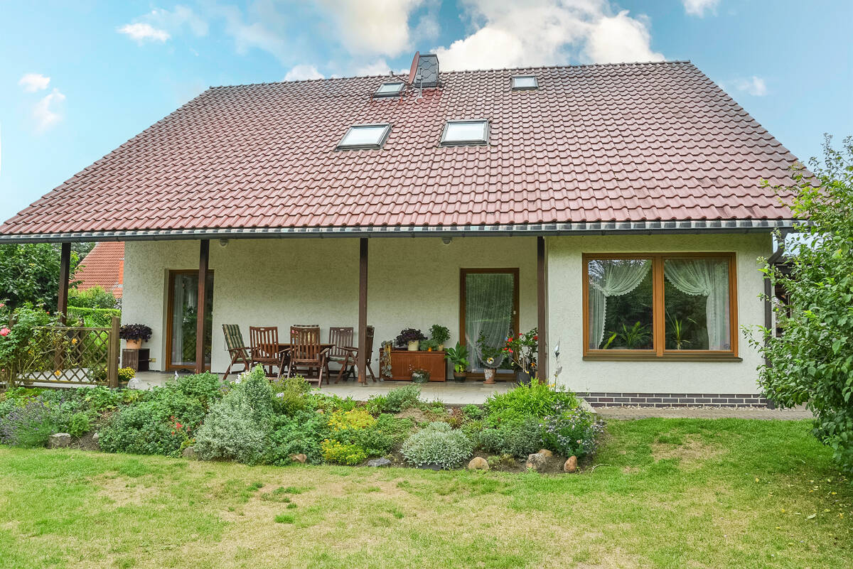 Junges Haus, Einliegerwohnung, ruhige Lage, Garage, Carport, Garten: JETZT TERMIN vereinbaren!, 15374 Müncheberg