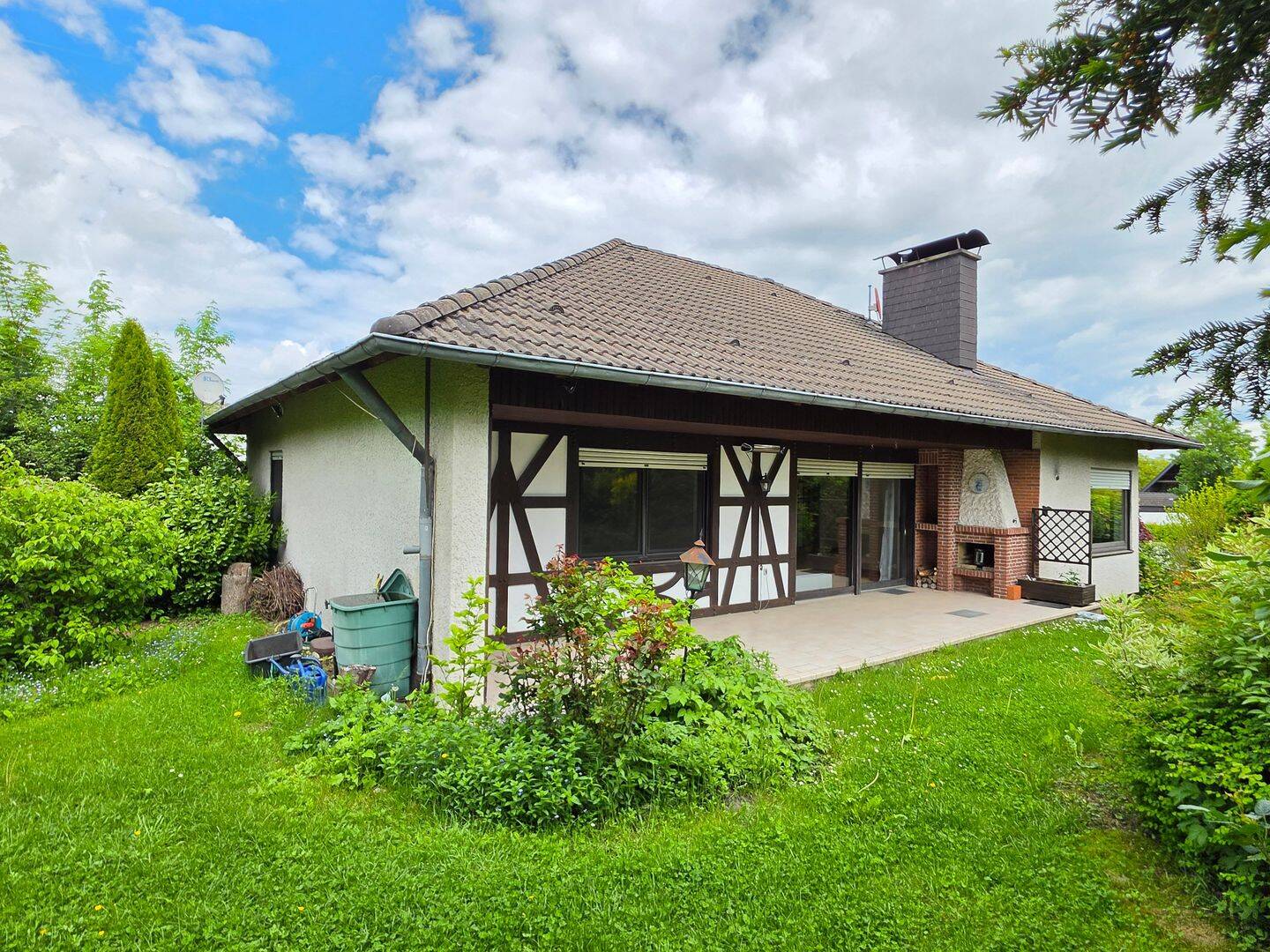 Charmantes Einfamilienhaus im Bungalowstil mit eingewachsenem Grundstück!, 96484 Meeder