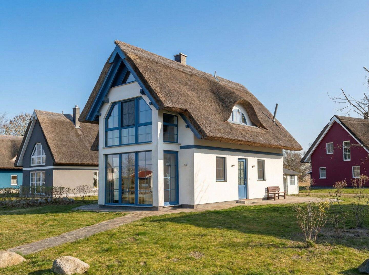 Traumhafter Seeblick: Individuelles Ferienhaus unter Reet in naturnaher Lage, 18569 Neuenkirchen