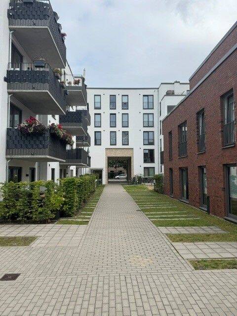 Viel Raum zum Wohlfühlen ! 4-Zimmerwohnung mit Terrasse – modern und barrierefrei in Ahrensburg, 22926 Ahrensburg