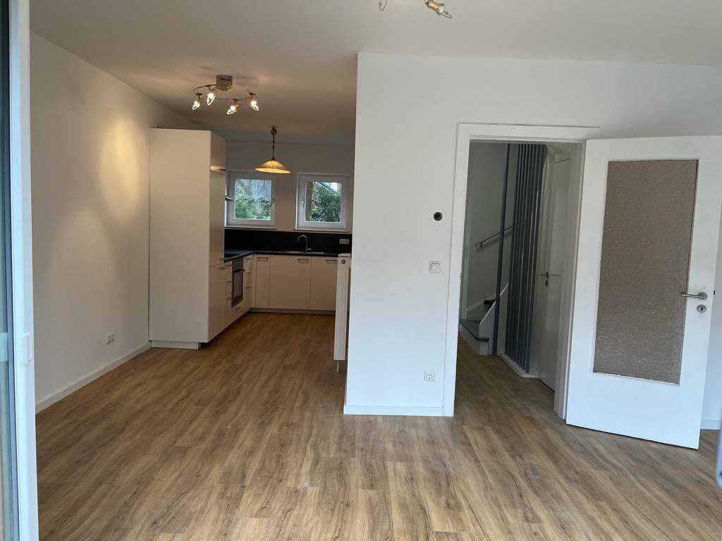 befristet für 1 Jahr zu vermieten – Reihenhaus mit Garten!, 22459 Hamburg (Eimsbüttel Niendorf Schnelsen)
