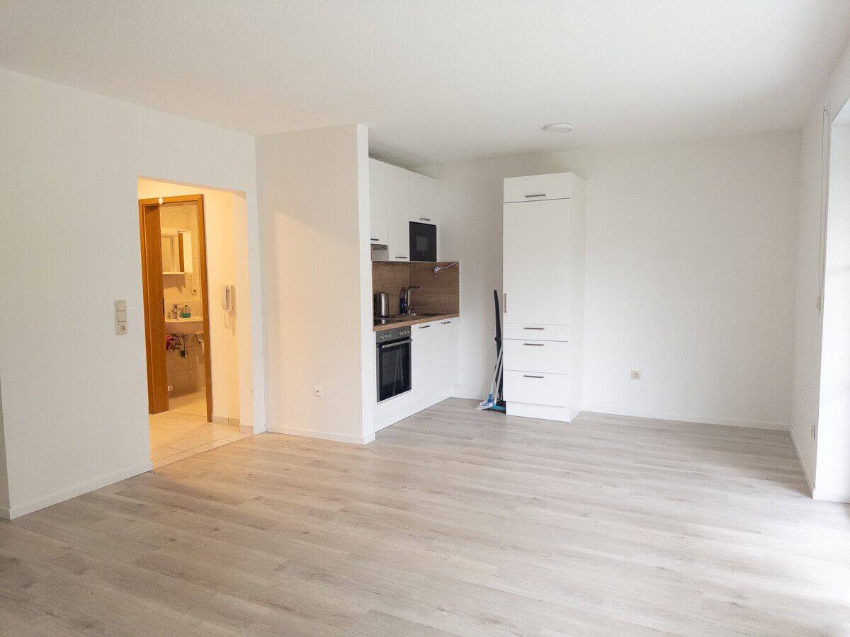 Charmante Erdgeschosswohnung mit Einbauküche, Gartenanteil und Stellplatz, 86663 Asbach-Bäumenheim