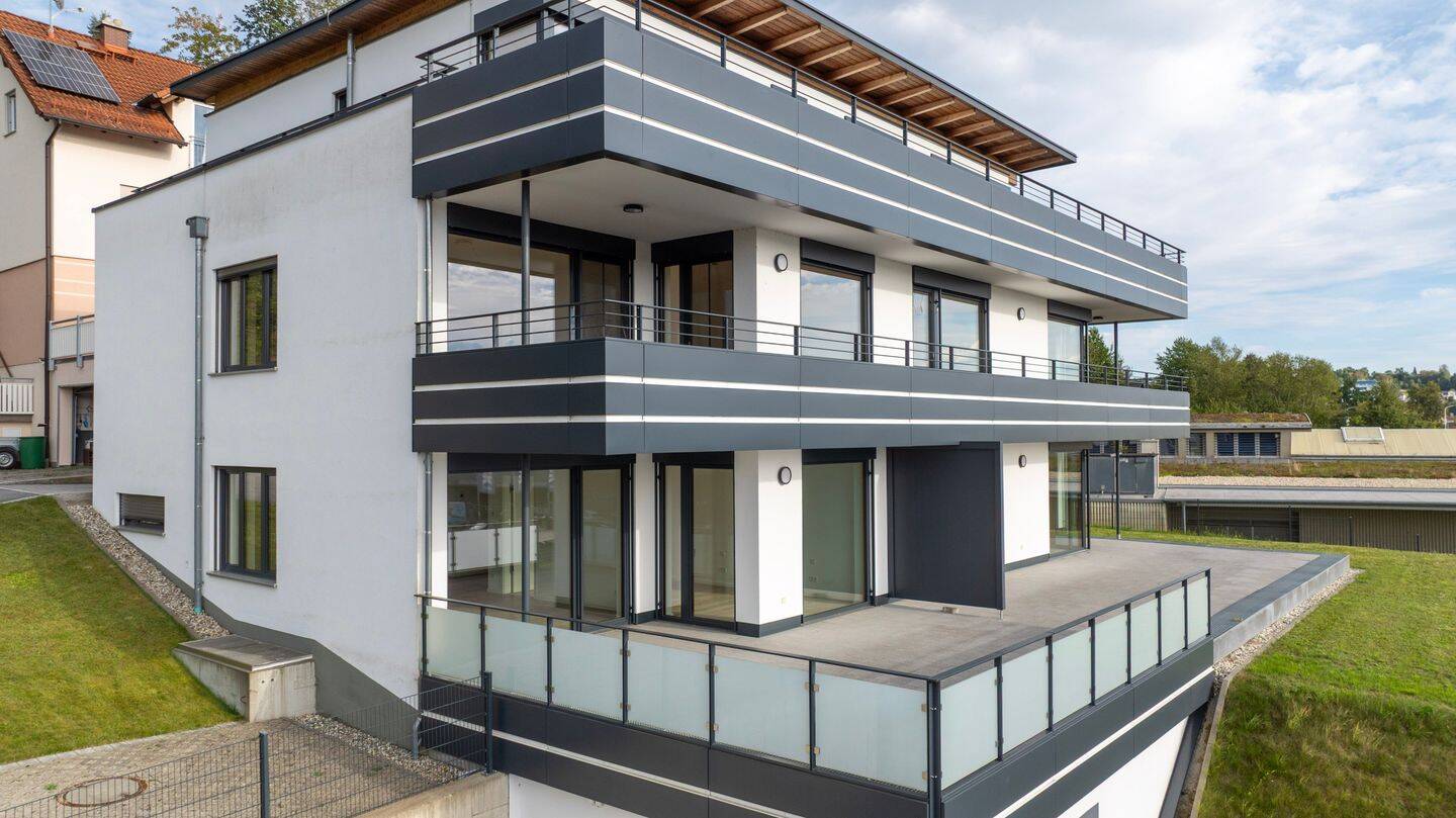 Moderne 2-Zimmer Wohnung mit Terrasse und Einbauküche in Deggendorf, 94469 Deggendorf