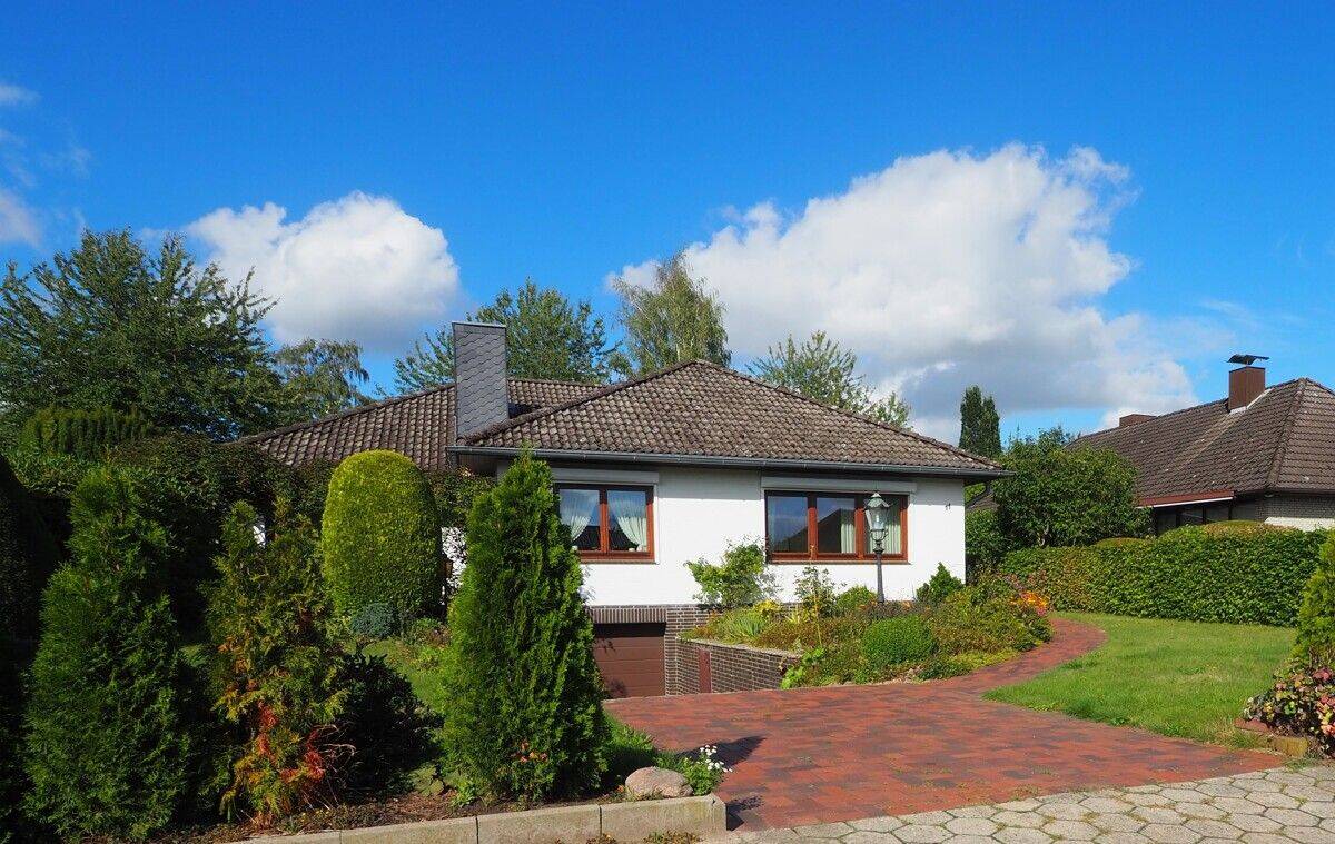 Bungalow mit Außenpool und Sauna, 25495 Kummerfeld