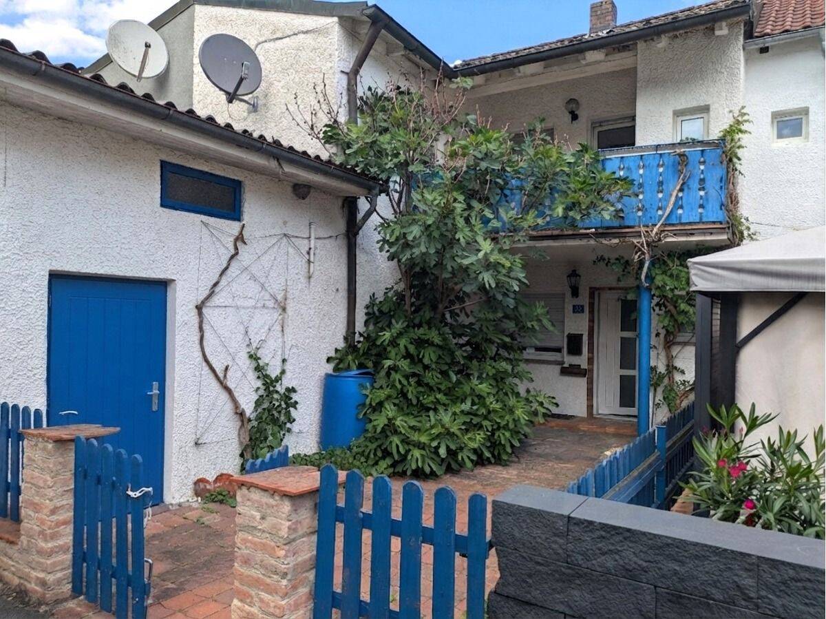 Reihenhaus mit viel Charakter und ein Traum für Gartenfreunde, 92224 Amberg