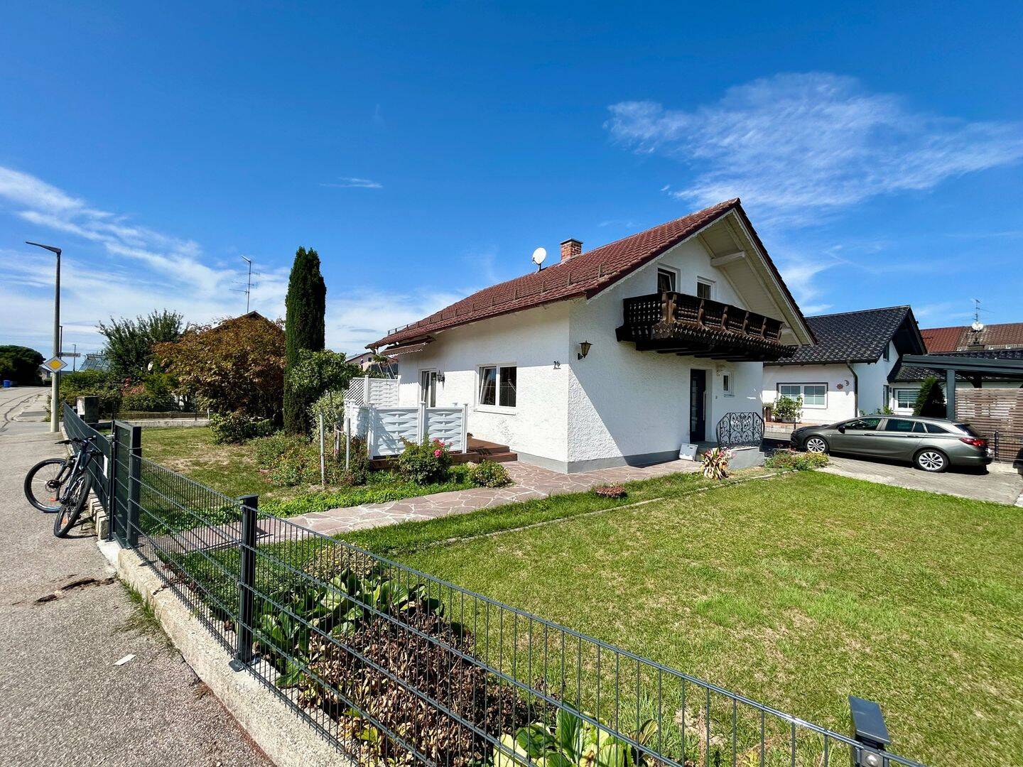 Einfamilienhaus mit Potenzial – großes Grundstück, Terrasse & individuelle Gestaltungsmöglichkeiten, 94060 Pocking