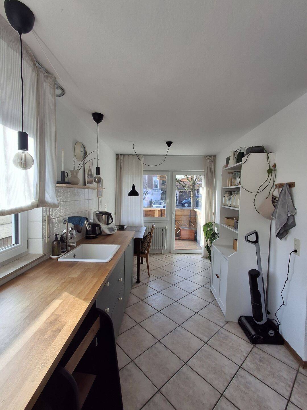Gepflegte 4,5 Zimmer-Wohnung mit 2 Balkonen in Ohmden, 73275 Ohmden
