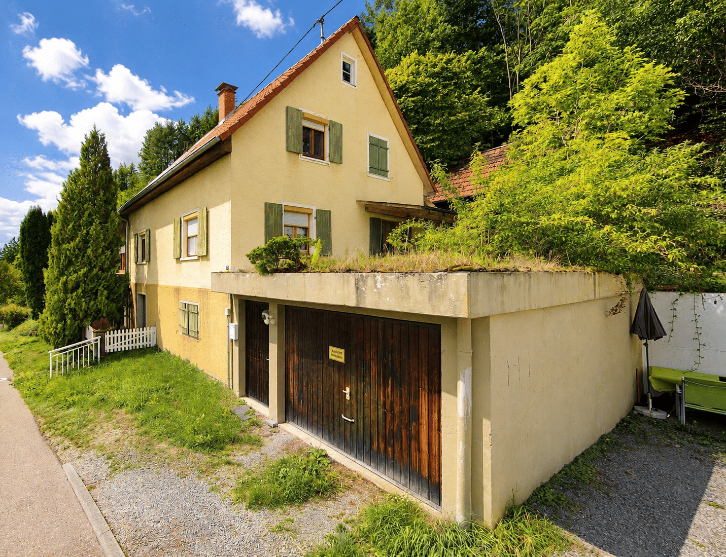 Renovierungsbedürftiges Haus in bester Lage von Zell am Hamersbach, 77736 Zell am Harmersbach