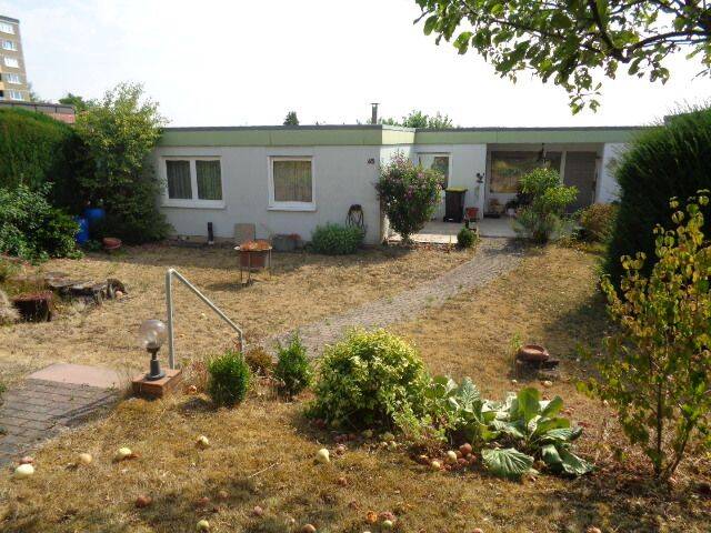 Wertheim- Wartberg: gepflegter Bungalow mit Garten und Garage, 97877 Wertheim