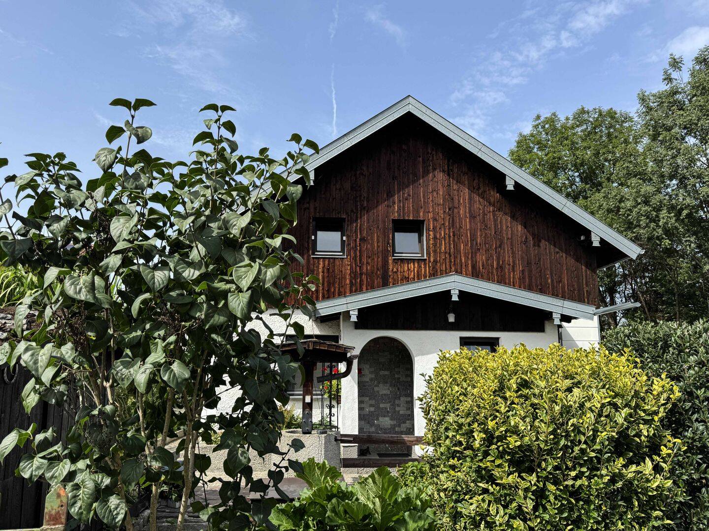 Charmantes Einfamilienhaus mit schönem & gepflegtem Garten in Tacherting, 83342 Tacherting