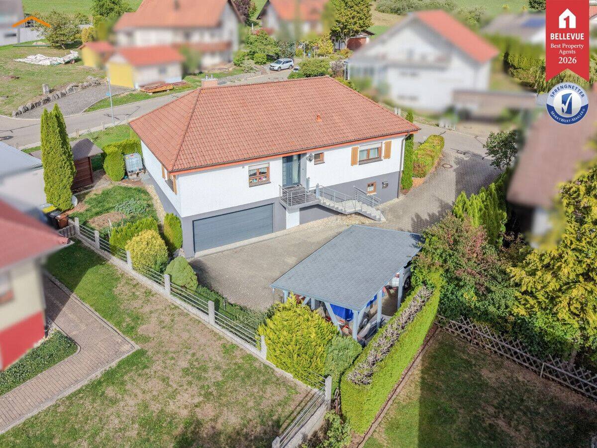 Freistehendes Einfamilienhaus mit Doppelgarage, Hobbyraum & Garten in Wehingen!, 78564 Wehingen
