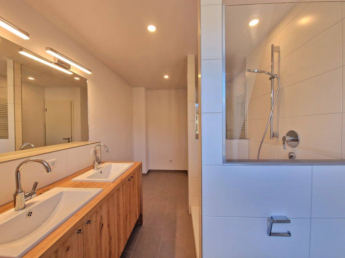 Lichtdurchflutete Altbauwohnung in Schoppershof mit Balkon – komplett saniert, 90489 Nürnberg (Gärten bei Wöhrd Rennweg Veilhof Wöhrd)
