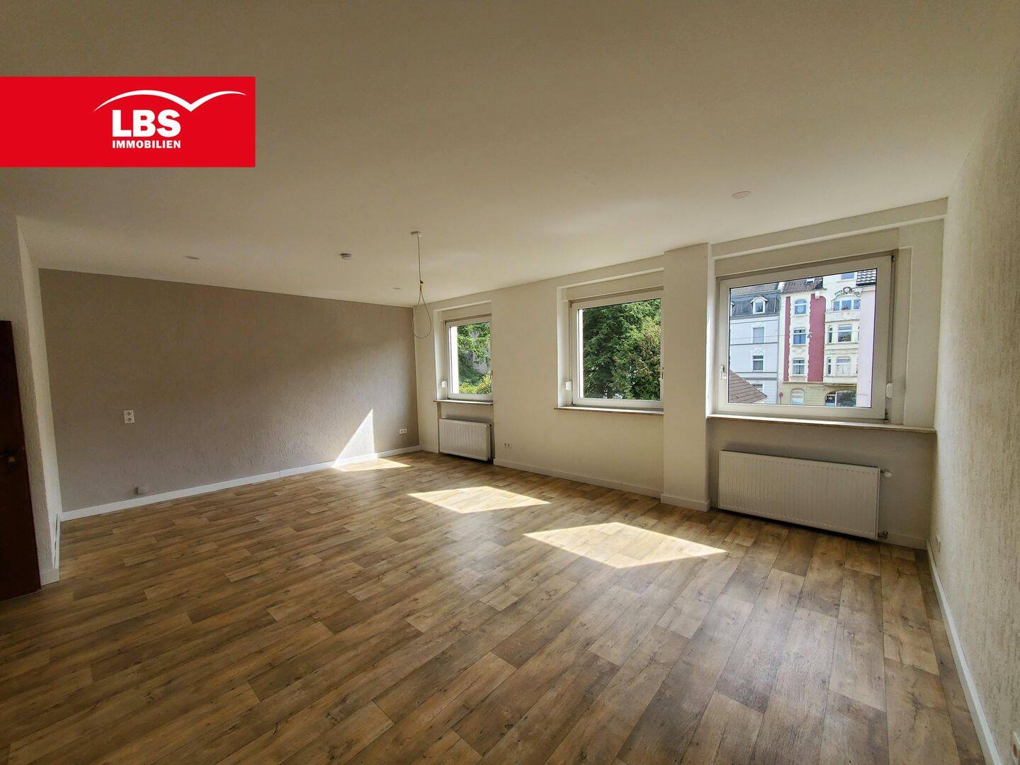 Gepflegte 4-Zimmer-Wohnung mit Dachterrasse in Schwelm, 58332 Schwelm