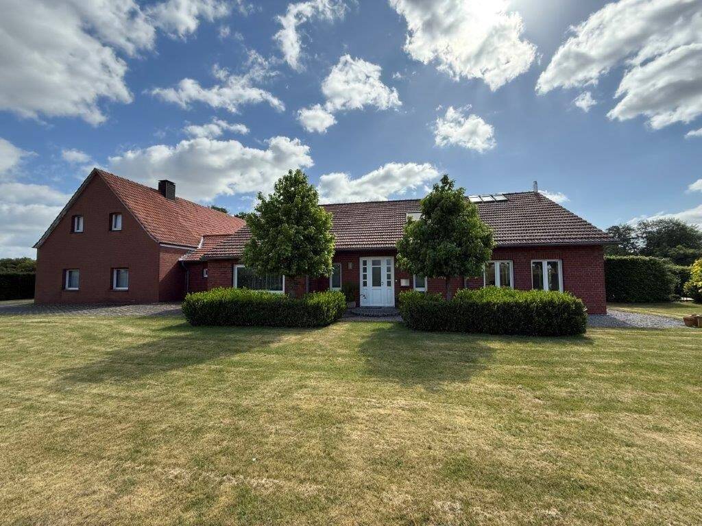 Gepflegte Hofstelle in Coesfeld mit Stallgebäude, Scheune und Garagen, 48653 Coesfeld