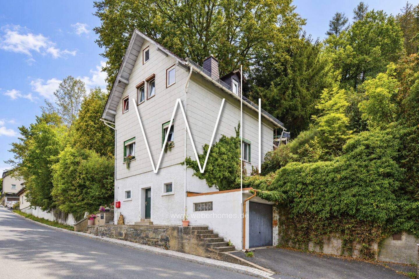 Einfamilienhaus mit besonderem Charme, Saunabereich und herrlichem Fernblick, 96337 Ludwigsstadt