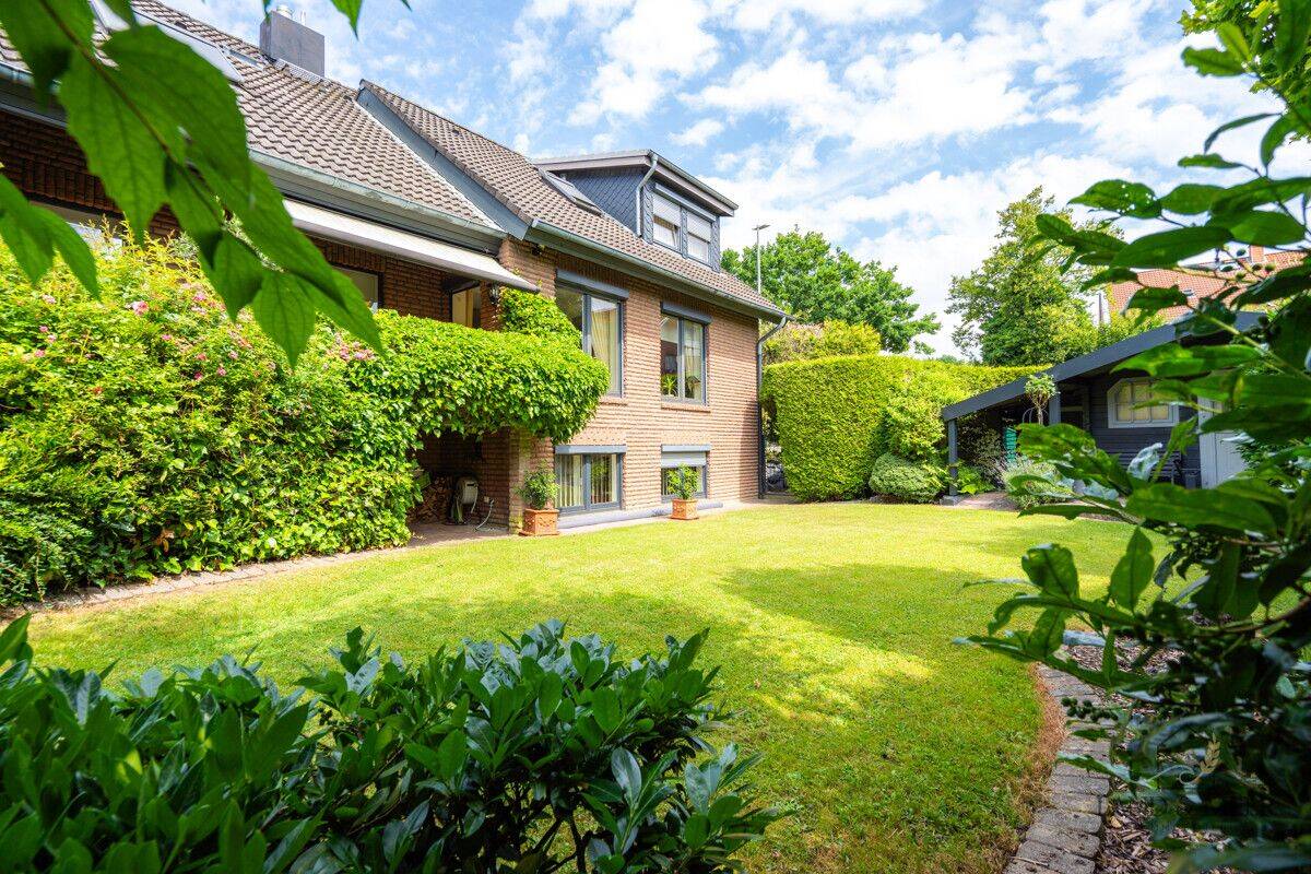 Wohnqualität auf höchstem Niveau – Exklusives Einfamilienhaus mit separater Einliegerwohnung, 23730 Neustadt in Holstein