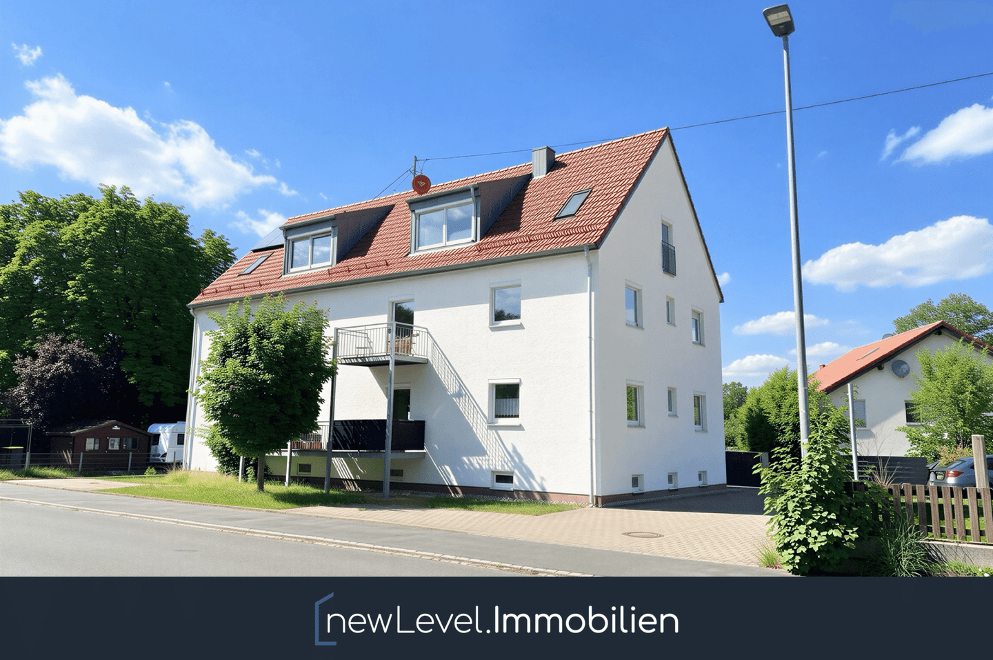 Lichtdurchflutete Dachgeschoss-Traumwohnung in modernisiertem Mehrfamilienhaus in Türkheim, 86842 Türkheim