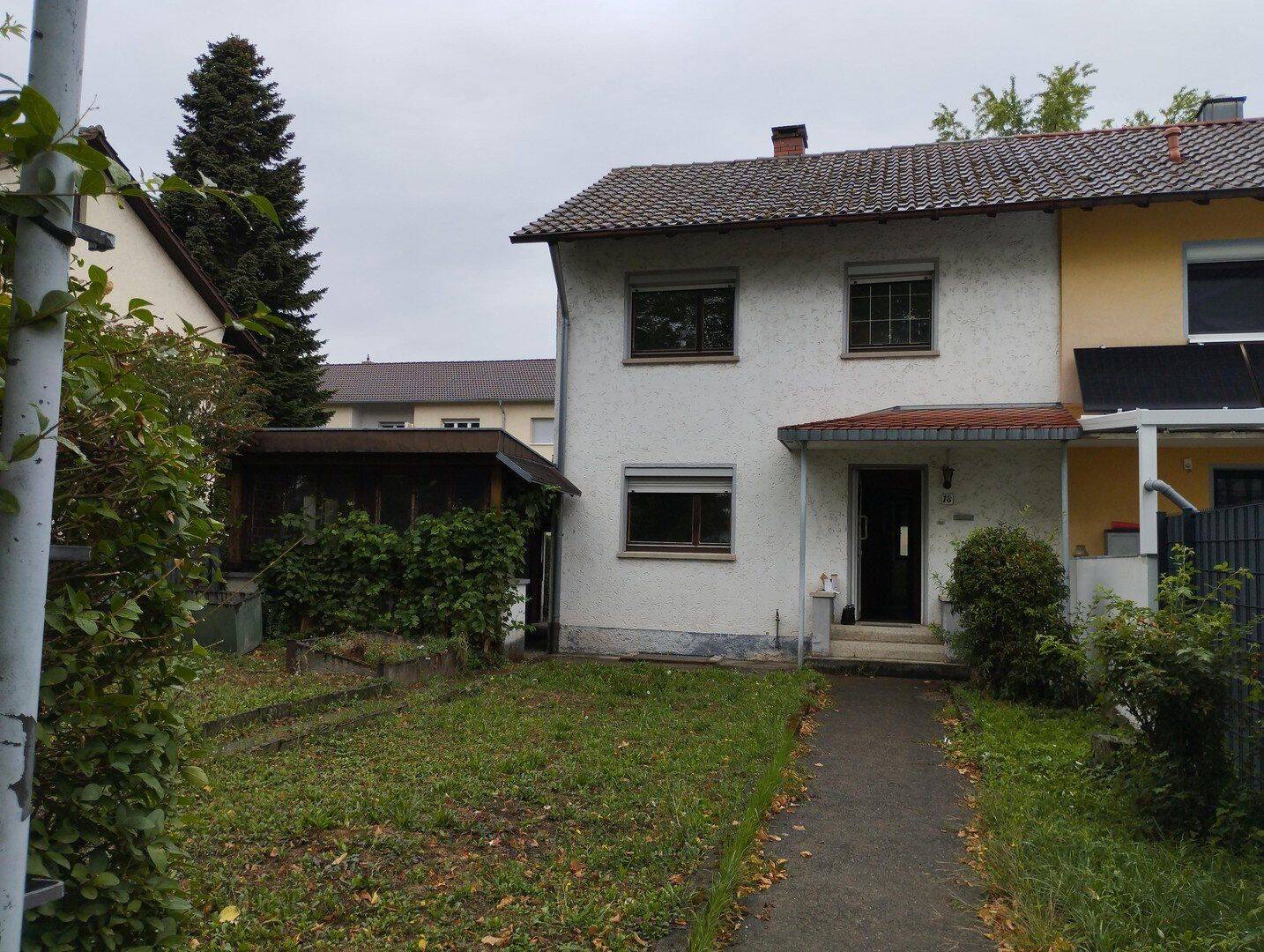 Reihenendhaus, 80m² Wohnfläche, in verkehrsberuhigter Lage von Albersbösch, Offenburg zu verkaufen, 77656 Offenburg