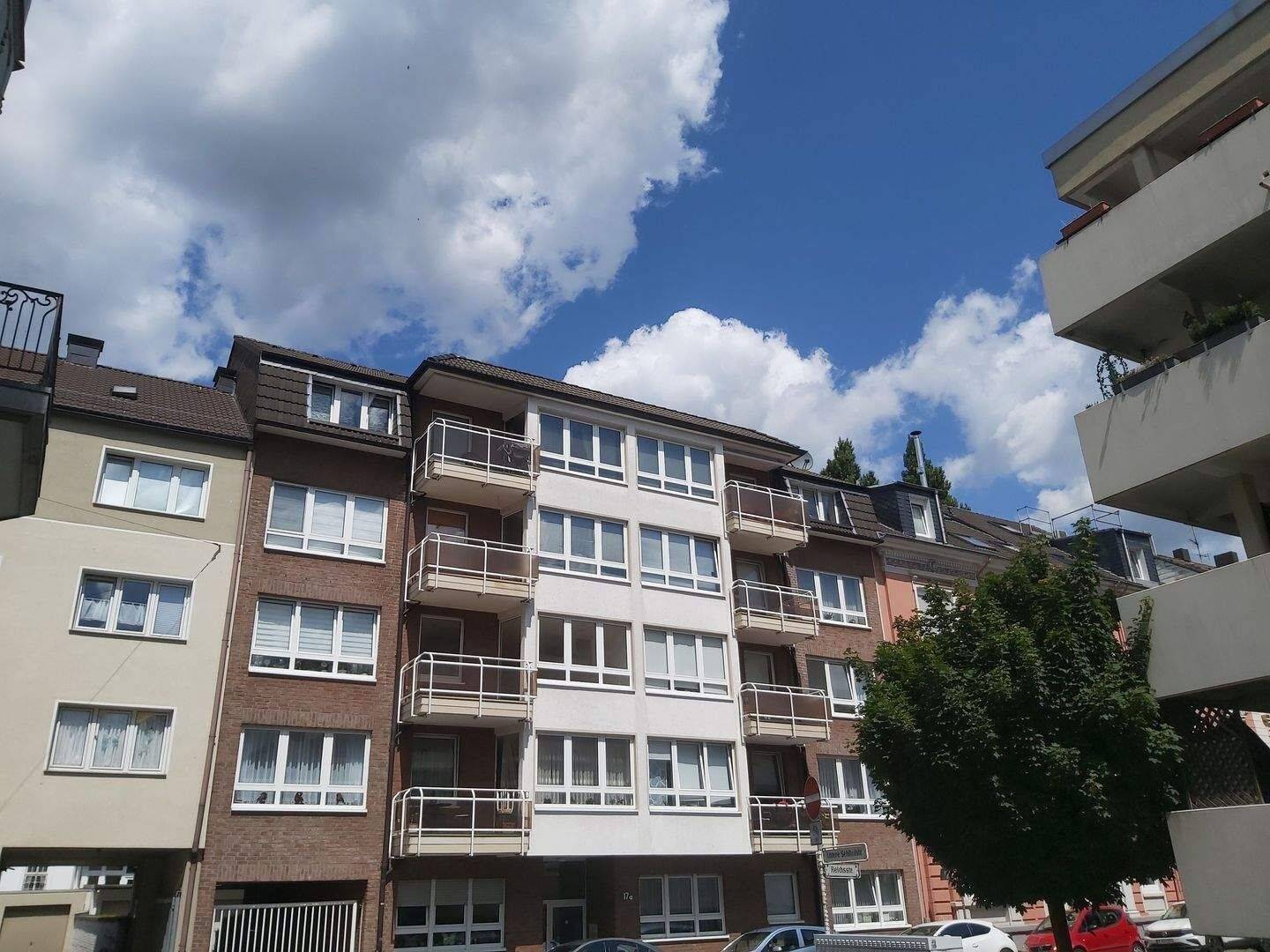 Schöne 2-Zimmerwohnung mit Balkon – frisch modernisiert und renoviert, 42275 Wuppertal (Barmen)